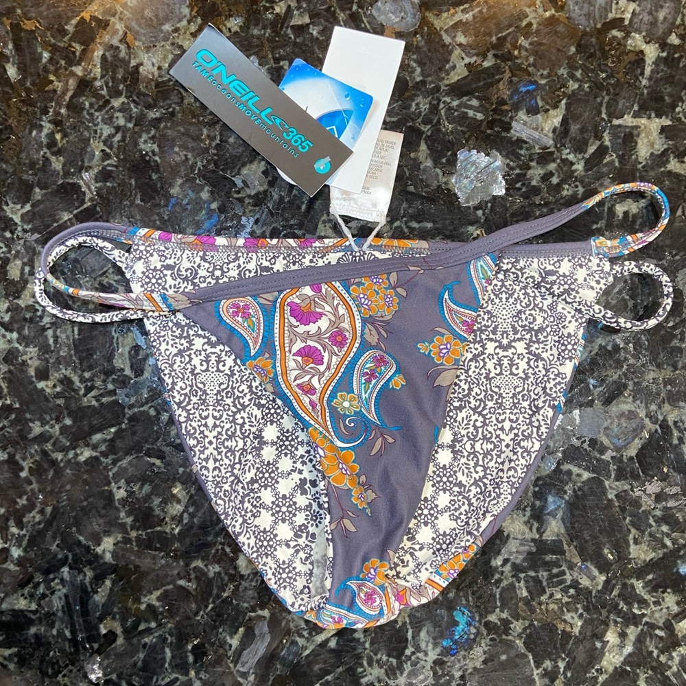NWT reversible O’Neill bikini bottoms
